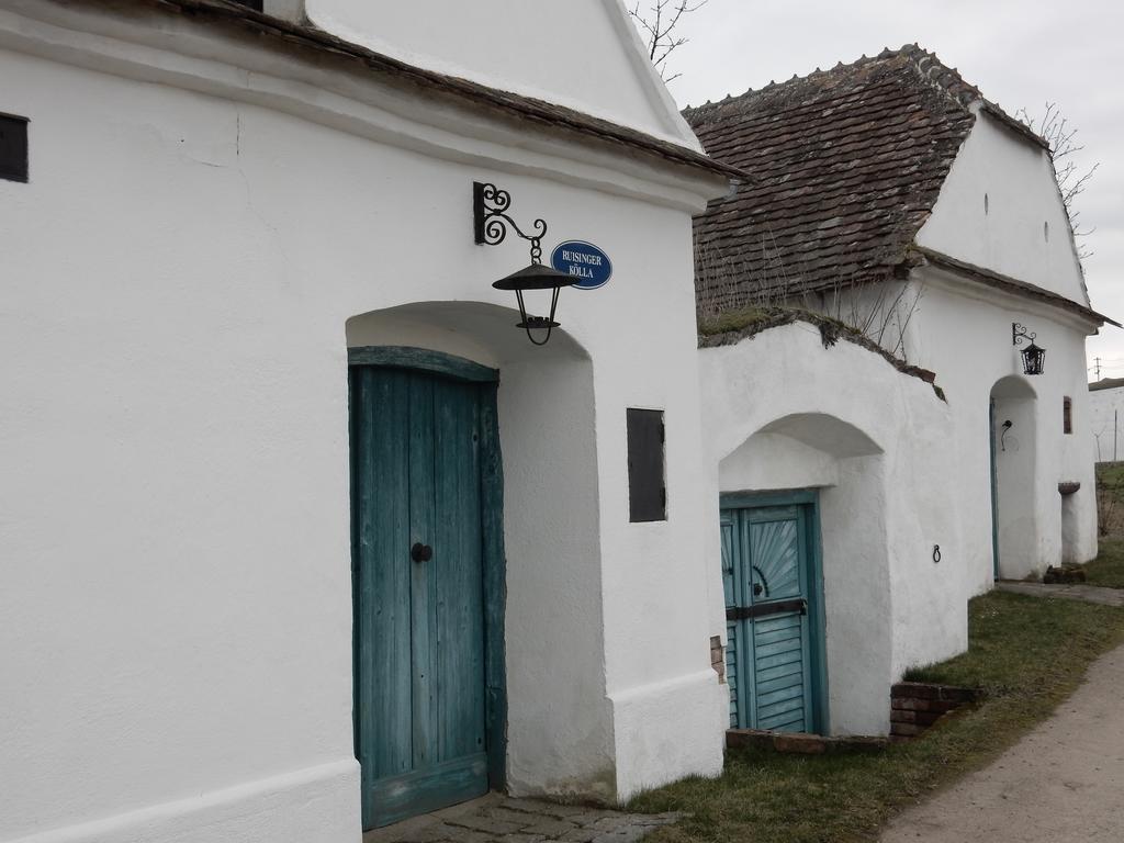 Hotel Pension Rudi - Weingut Kellner Pulkau Exterior foto