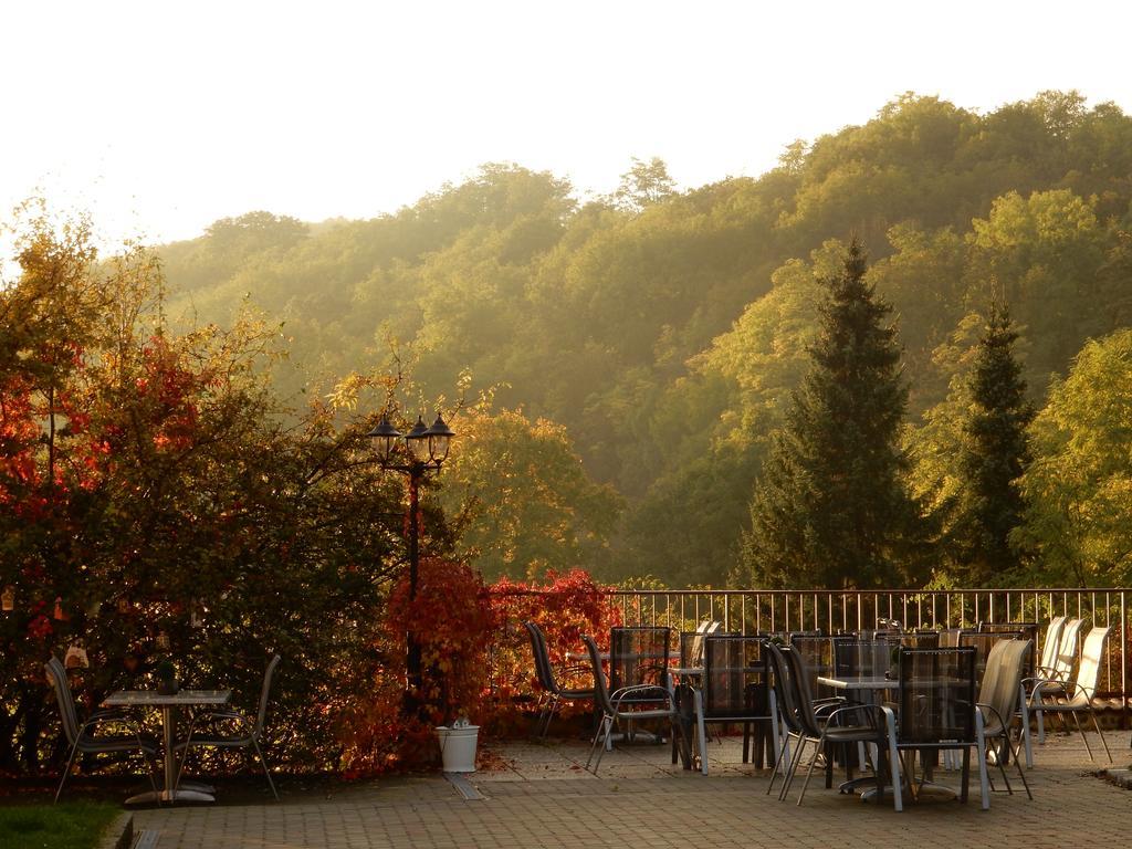 Hotel Pension Rudi - Weingut Kellner Pulkau Exterior foto