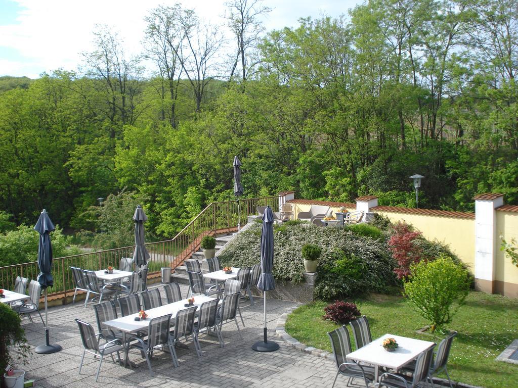 Hotel Pension Rudi - Weingut Kellner Pulkau Exterior foto